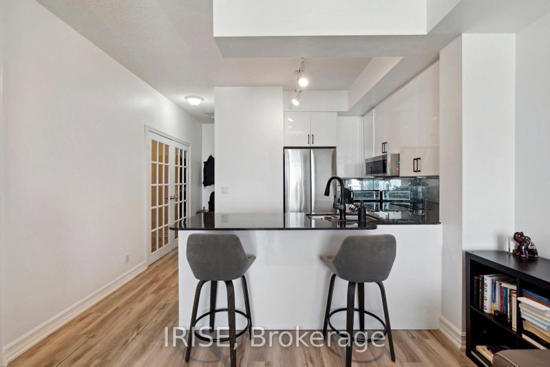 2812 - 1 Elm Drive W