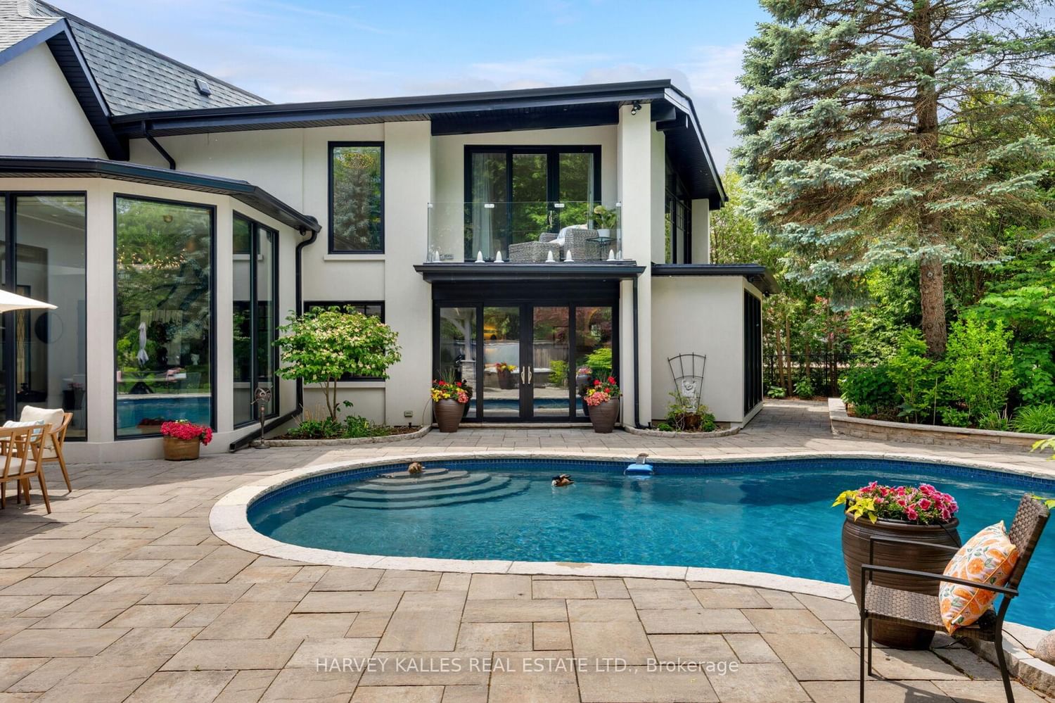 66 Thorncrest Road • Toronto, ON photo 22