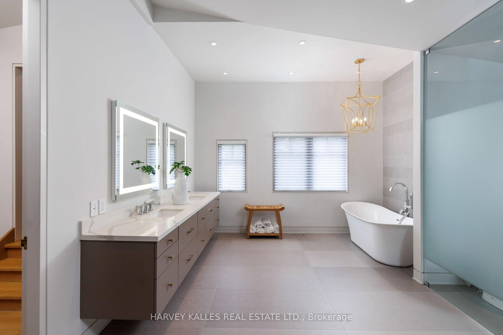 66 Thorncrest Road • Toronto, ON photo 34