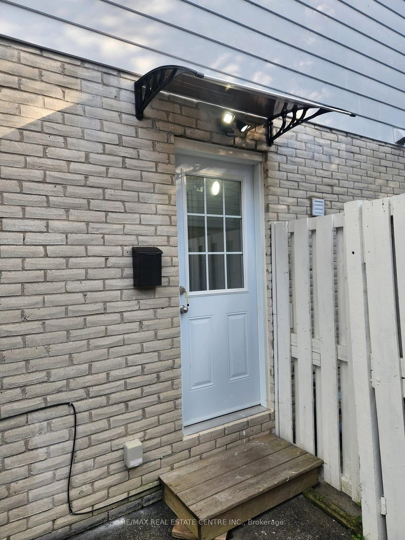 Lower Level - 1025 Blairholm Avenue