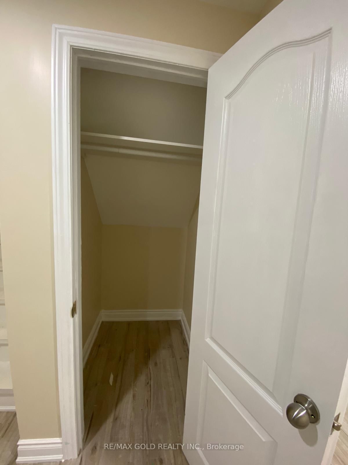 Lower - 1664 Norris Circle, Milton 5