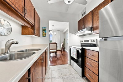 2055 UPPER MIDDLE Road • #1507 • Burlington, ON photo 6