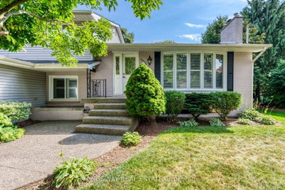 2096 Salvator Boulevard • Oakville, ON photo 3