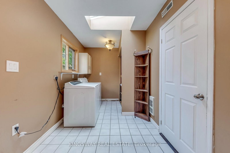 2096 Salvator Oakville,ON L6L 1N1 — Photo 38