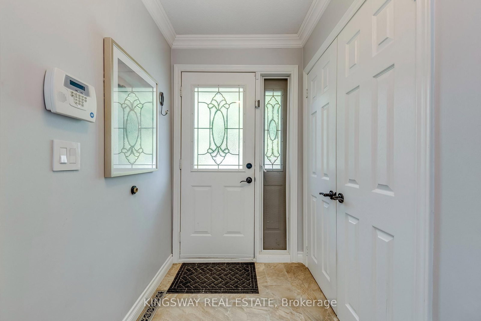 2096 Salvator Boulevard • Oakville, ON photo 4