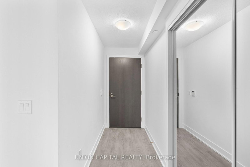 9 Mabelle Ave photo 5