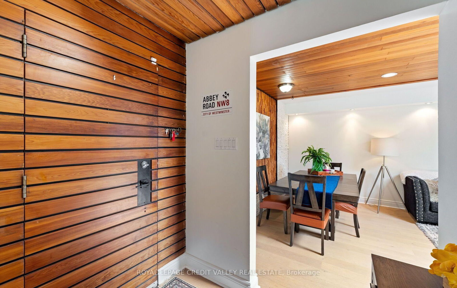 34 Abbey Road W • Brampton, ON photo 6