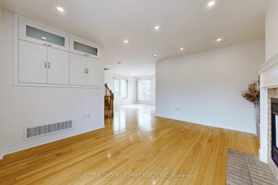 1591 WOODHENGE Way • Mississauga, ON photo 8