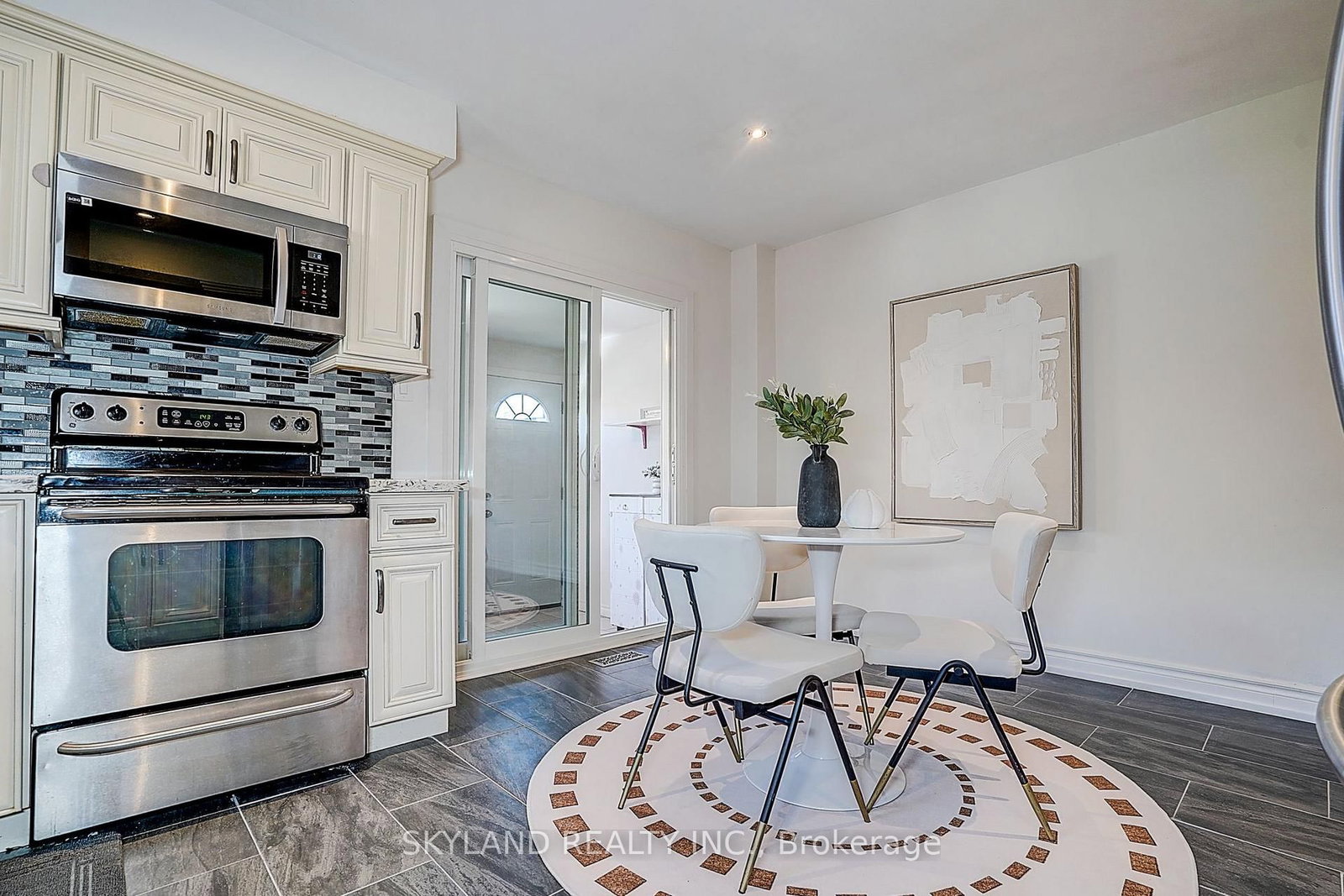759 Shaw Street • Toronto, ON photo 15