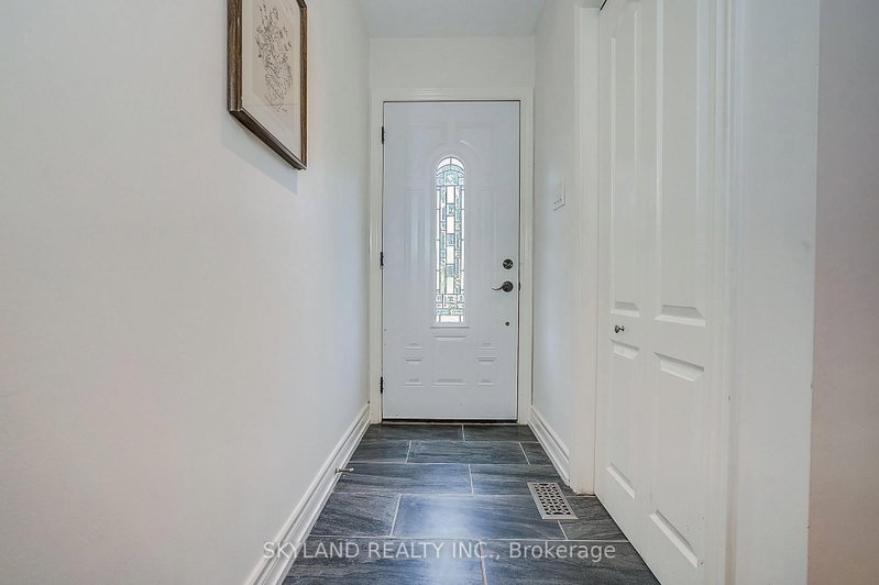759 Shaw St photo 4