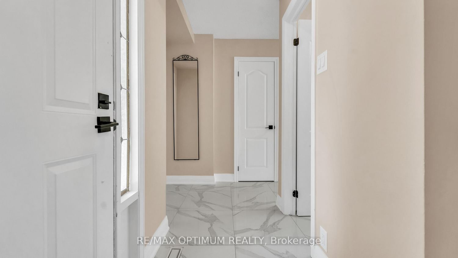 4 Lawnview Court • Brampton, ON photo 3