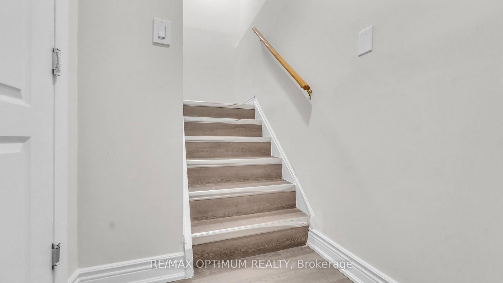 4 Lawnview Court • Brampton, ON photo 32