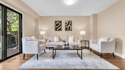 4 Lawnview Court • Brampton, ON photo 5