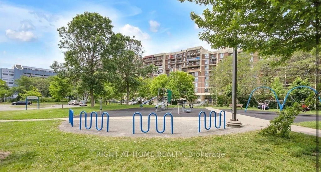 503 - 4689 Jane Street 4