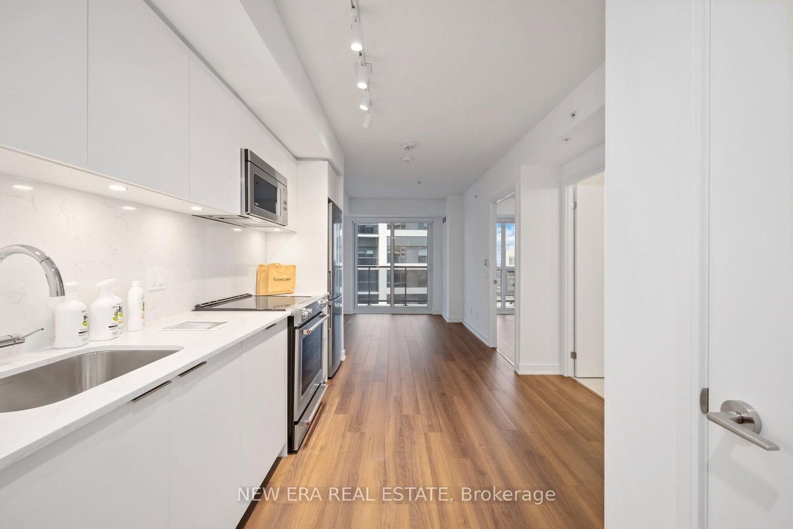 30 Samuel Wood Way • #1907 • Toronto, ON photo 3