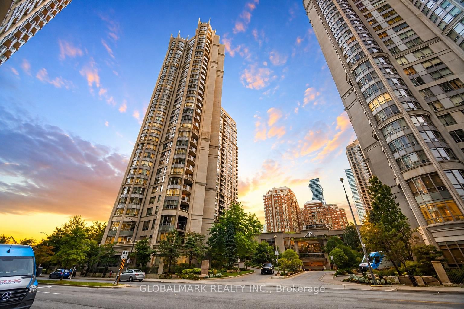3880 duke of york Boulevard S • #Ph2 • Mississauga, ON photo 1