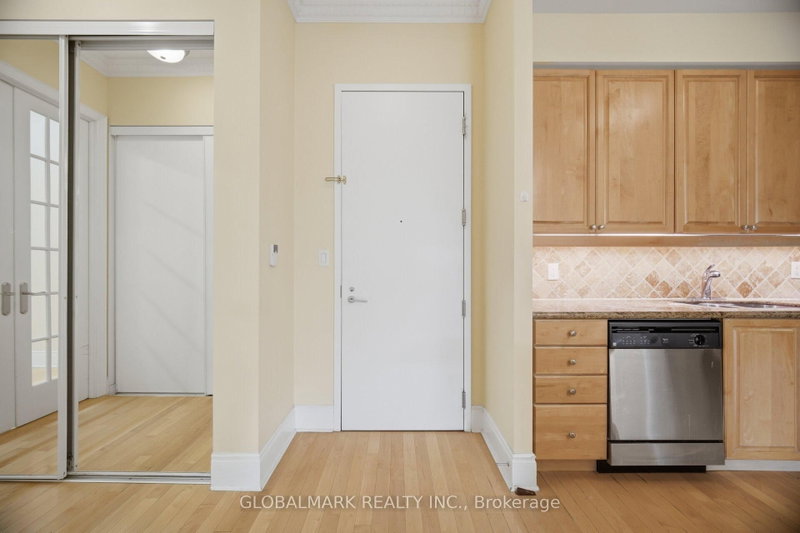3880 Duke Of York Mississauga,ON L5B 4M7 — Photo 4