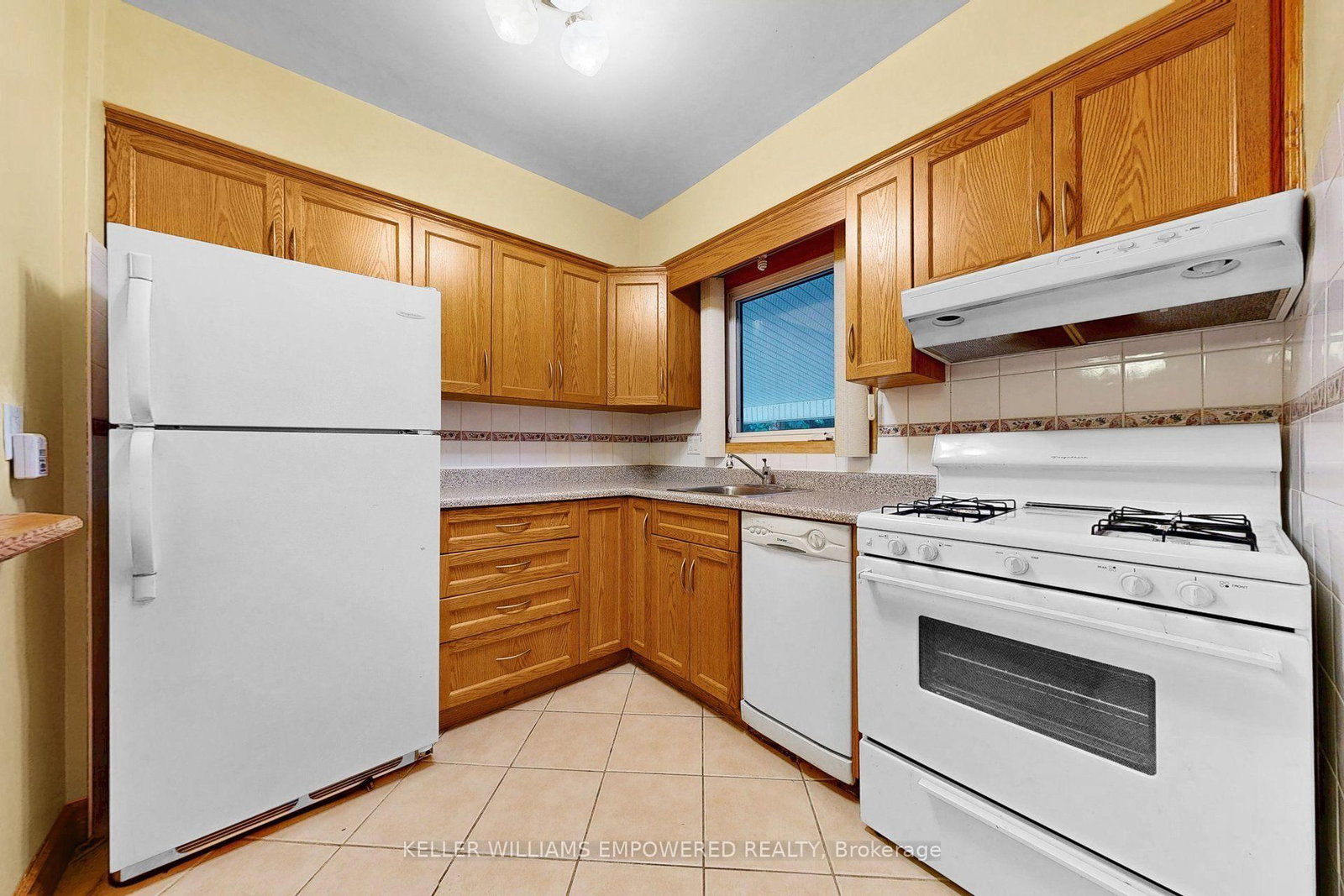 3 Hilldale Road • Toronto, ON photo 14