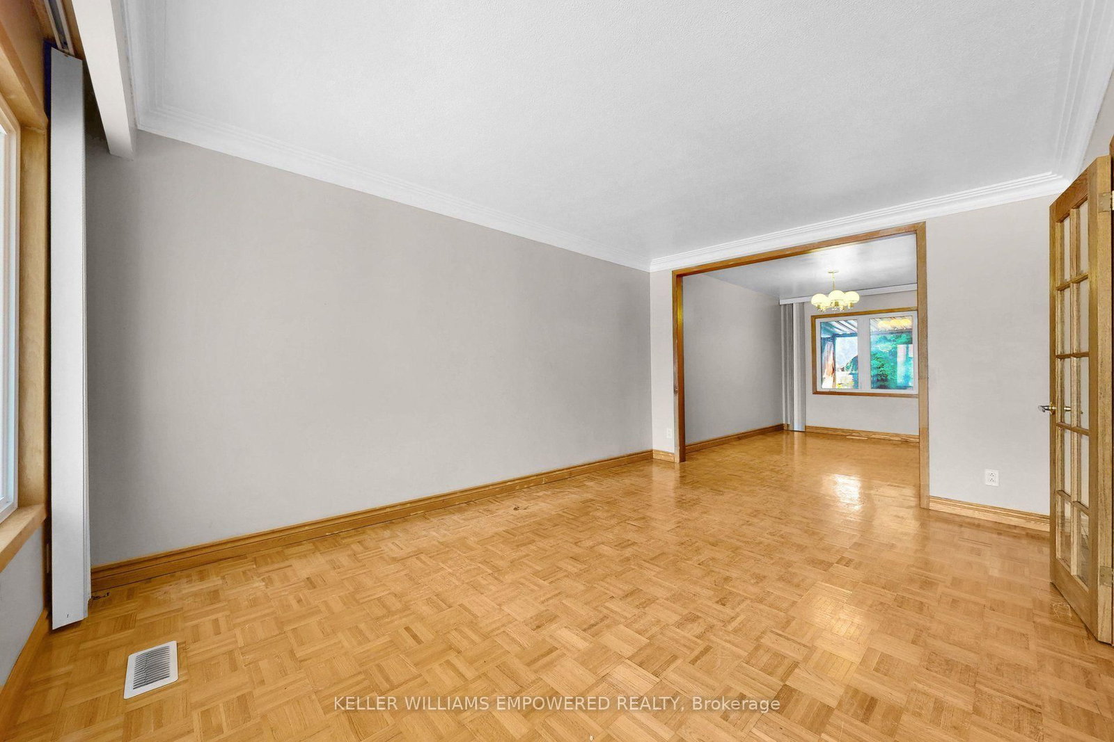 3 Hilldale Road • Toronto, ON photo 8