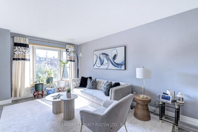 1042 Wetherby Lane • Mississauga, ON photo 3