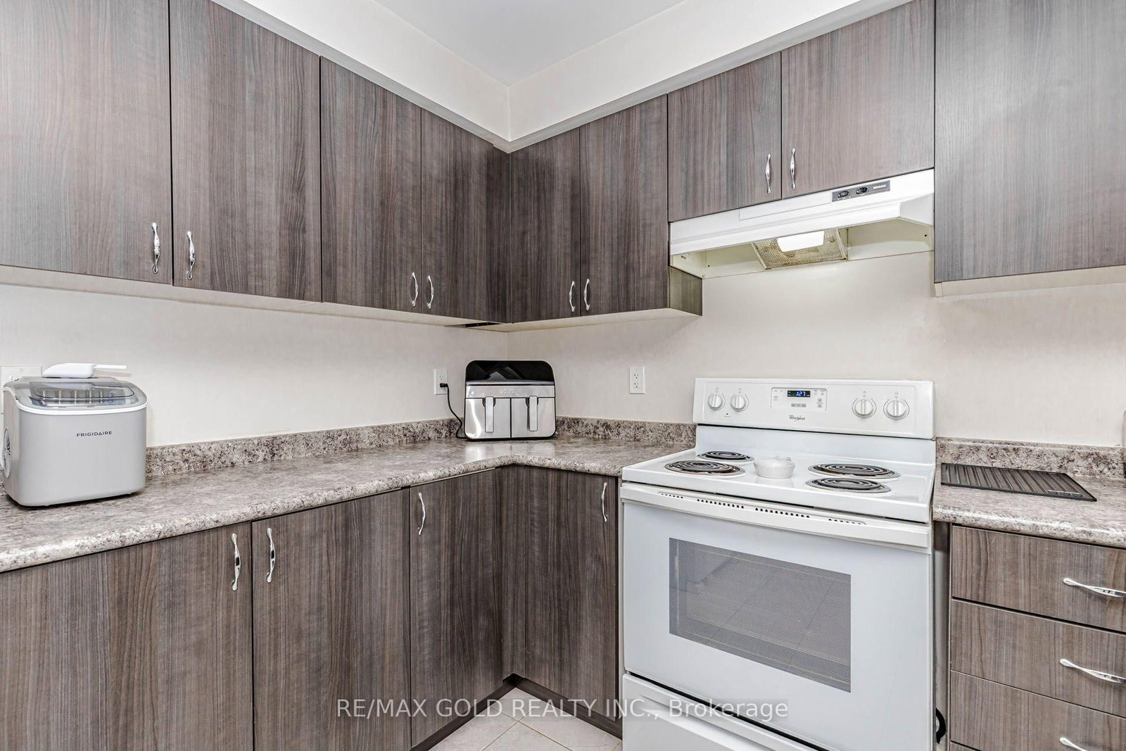 200 Veterans Drive • ## 40 • Brampton, ON photo 14