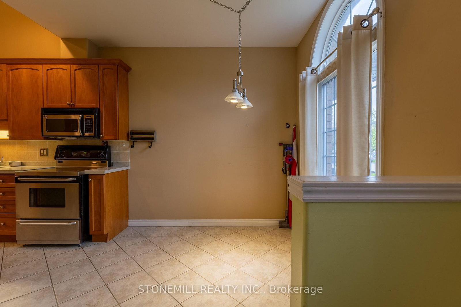 4066 Medland Drive • Burlington, ON photo 6
