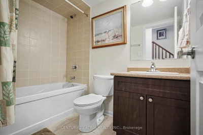 17 Crossbill Road • Brampton, ON photo 8