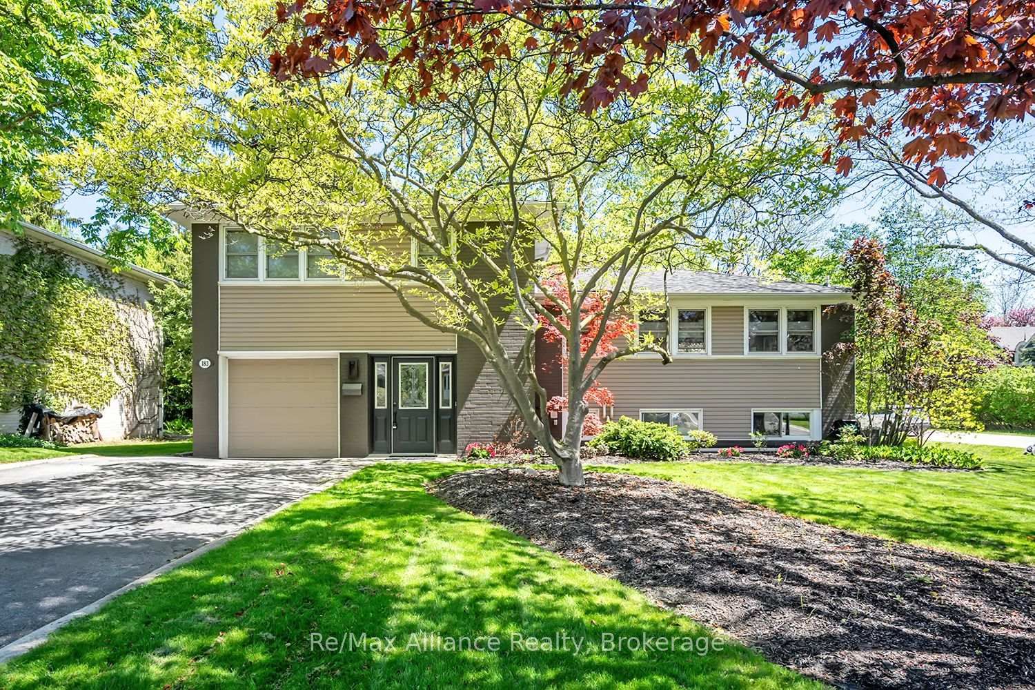 183 Westminster Drive • Oakville, ON photo 1