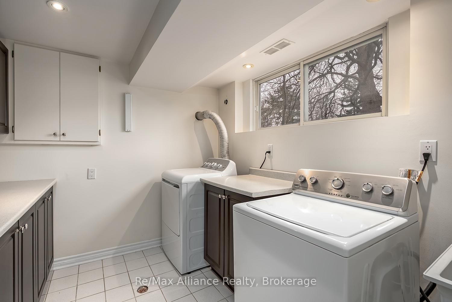 183 Westminster Drive • Oakville, ON photo 32