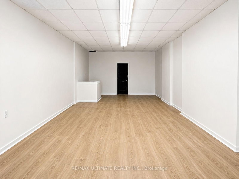 1300 Bloor St W photo 4