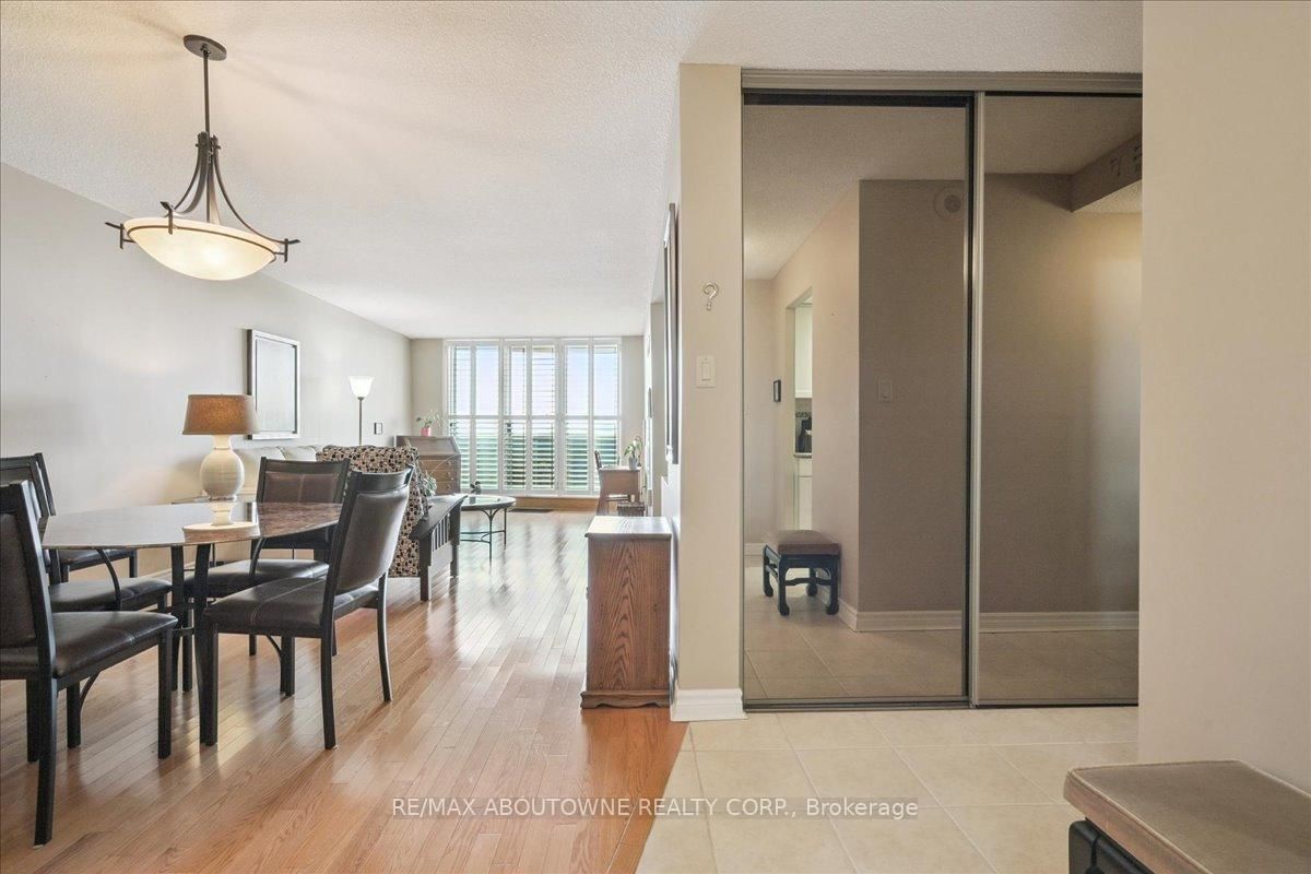 299 Mill Road • #1801 • Toronto, ON photo 5