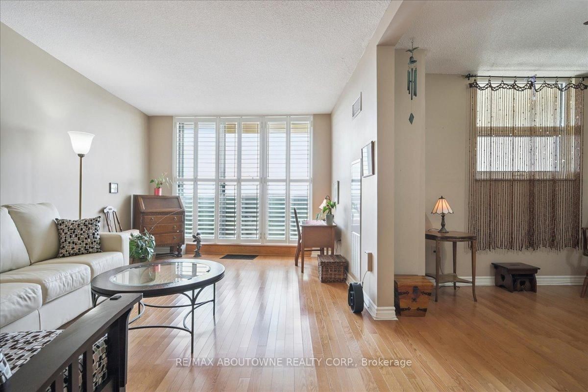 299 Mill Road • #1801 • Toronto, ON photo 8