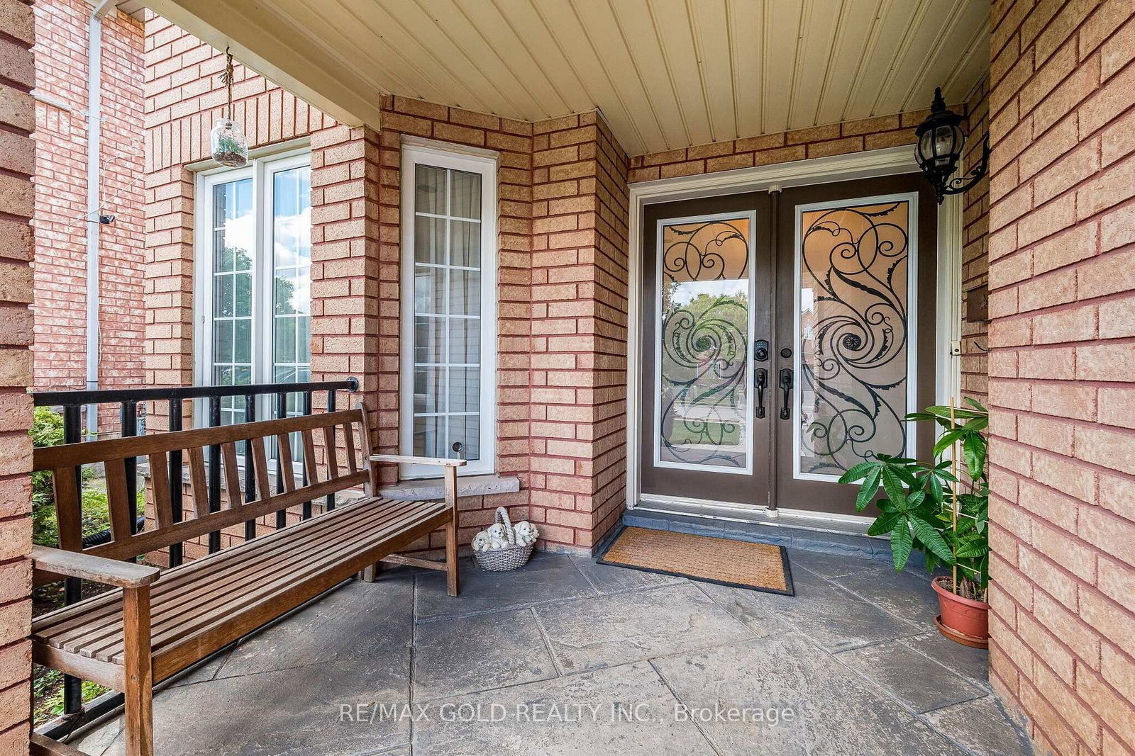 58 Springtown Trail • Brampton, ON photo 4