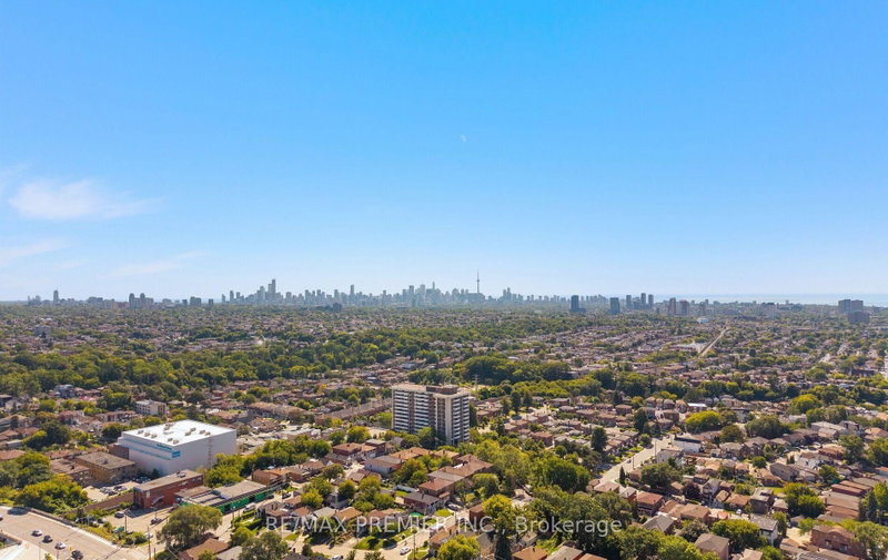 209 - 2470 Eglinton Avenue W