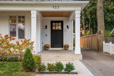 123 Herald Avenue • Oakville, ON photo 2