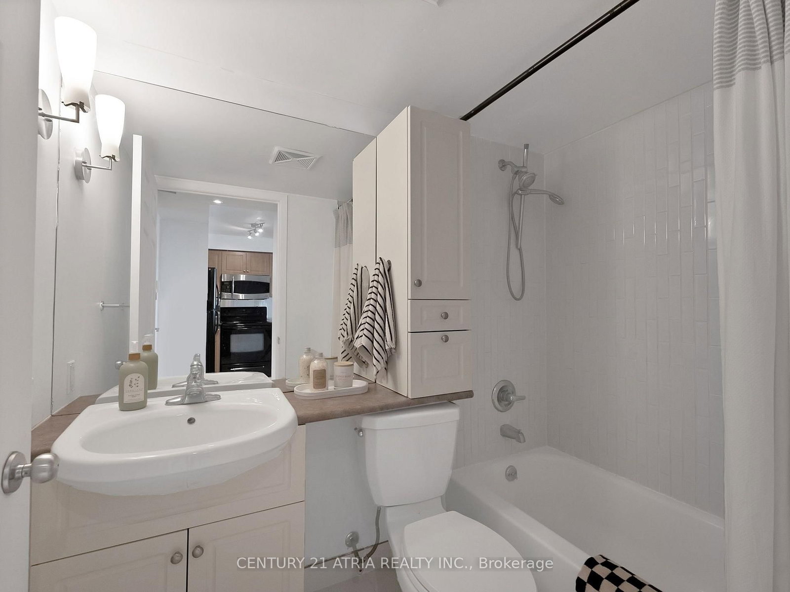 1040 The Queensway Avenue N • #502 • Toronto, ON photo 13
