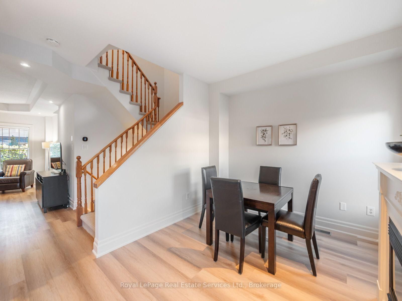 205 Littlewood Drive • Oakville, ON photo 10