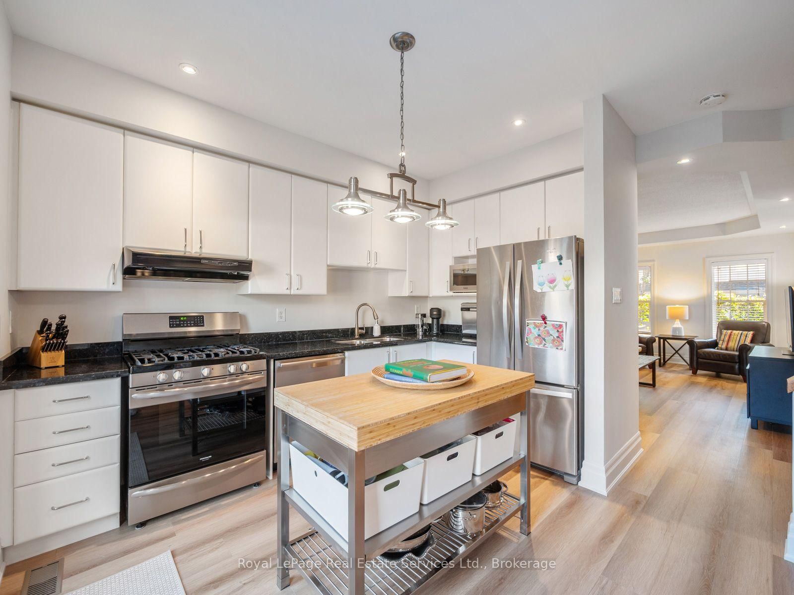 205 Littlewood Drive • Oakville, ON photo 12