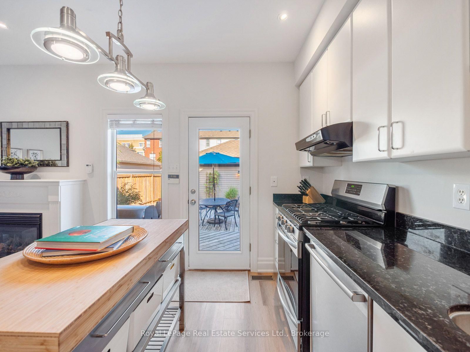 205 Littlewood Drive • Oakville, ON photo 14