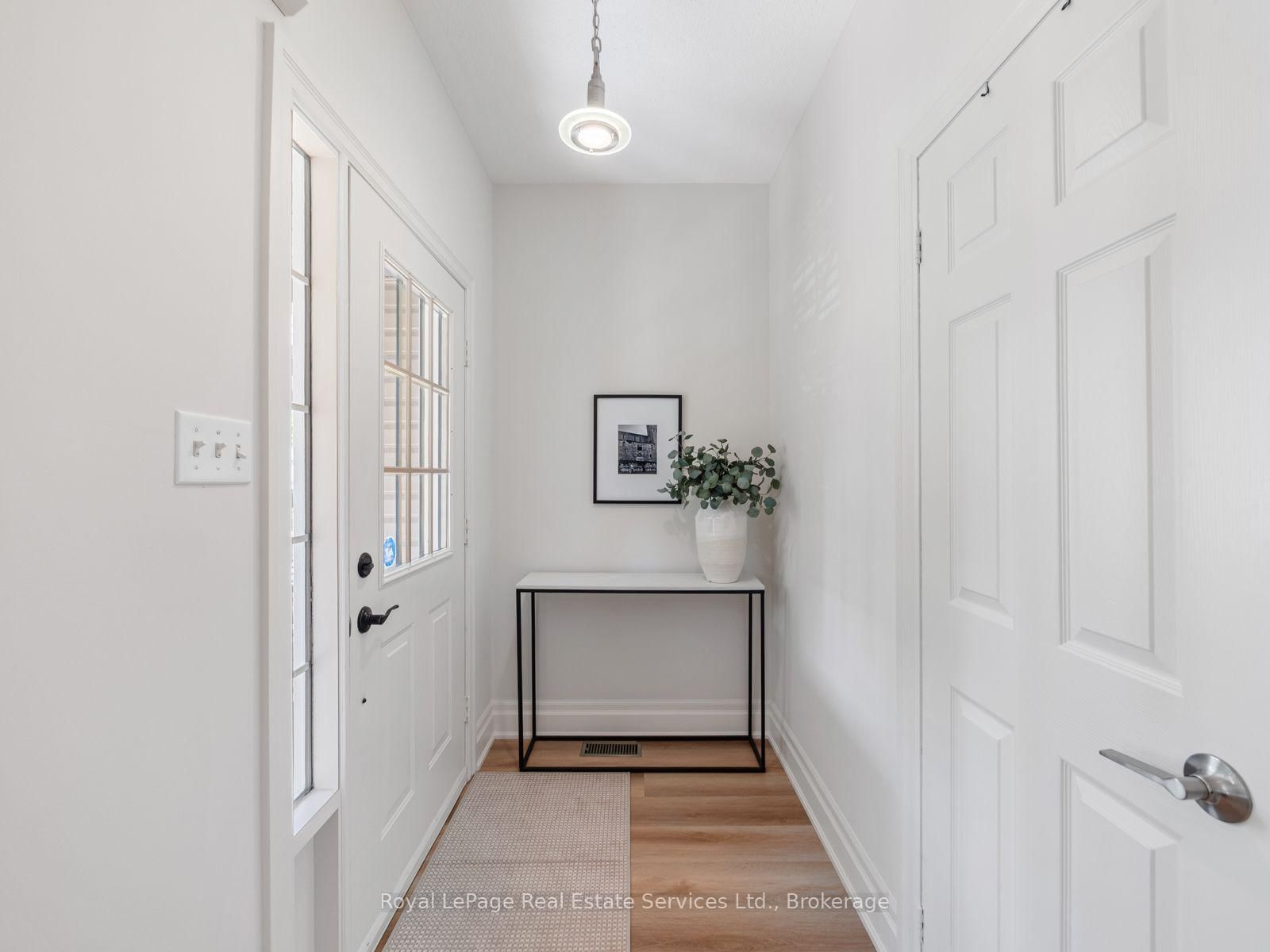205 Littlewood Drive • Oakville, ON photo 6