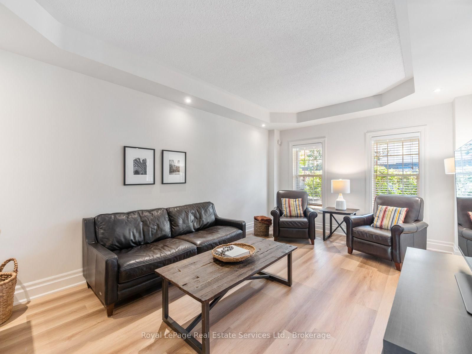 205 Littlewood Drive • Oakville, ON photo 8