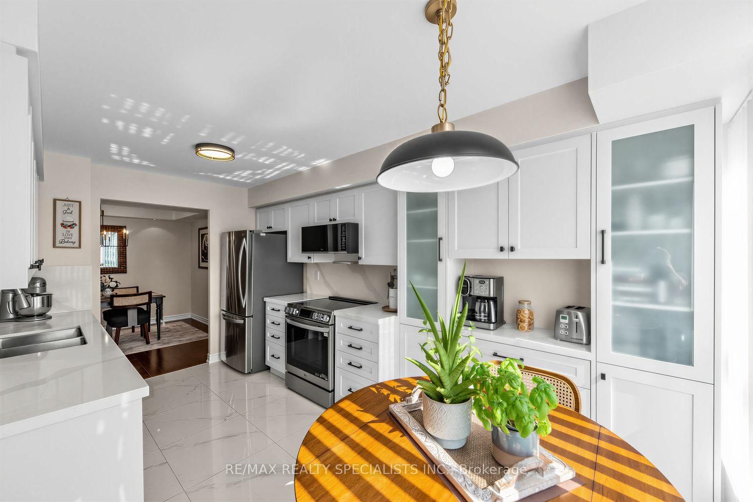 2585 Erin Centre Boulevard • #1005 • Mississauga, ON photo 12