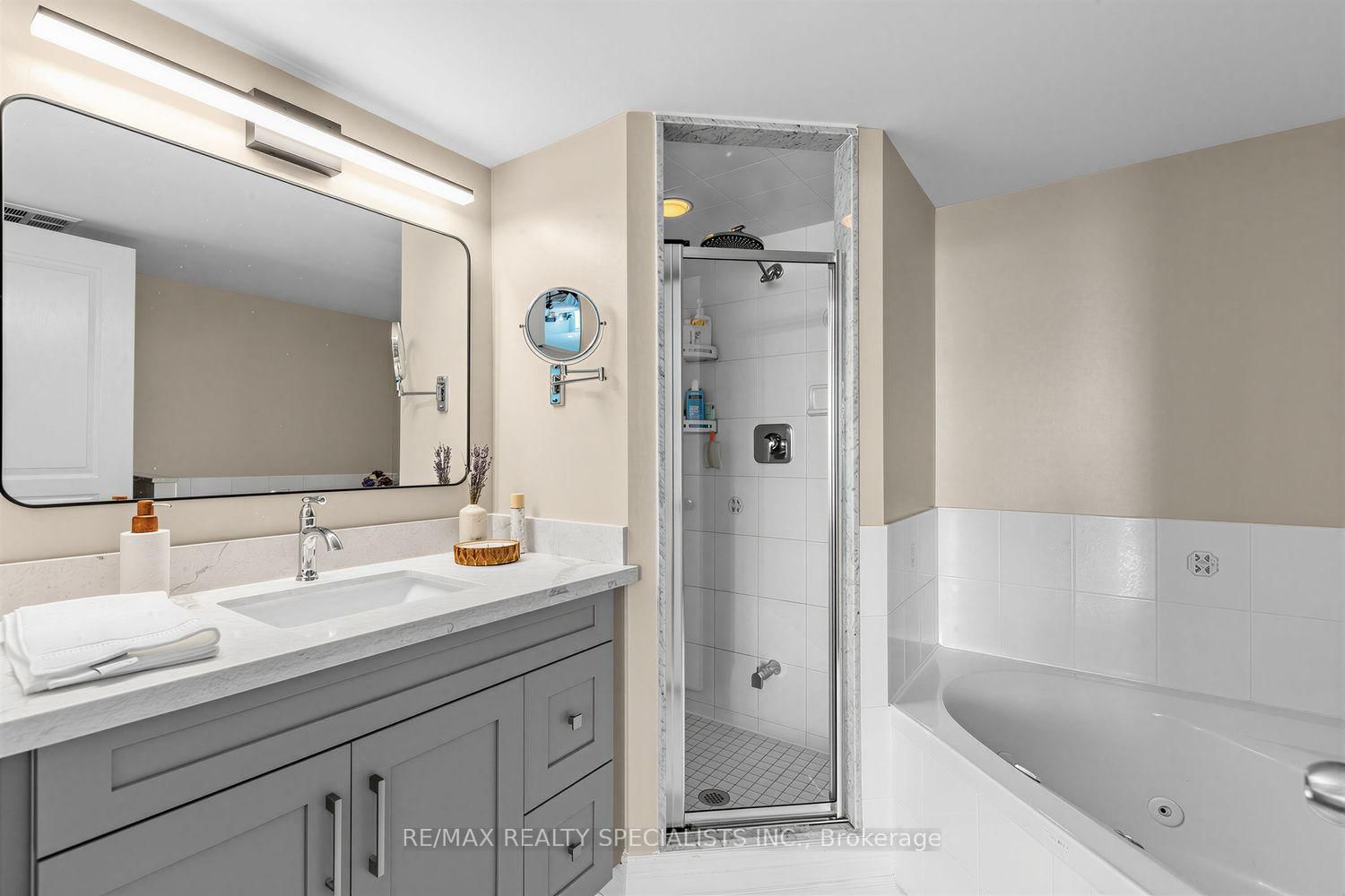 2585 Erin Centre Boulevard • #1005 • Mississauga, ON photo 21