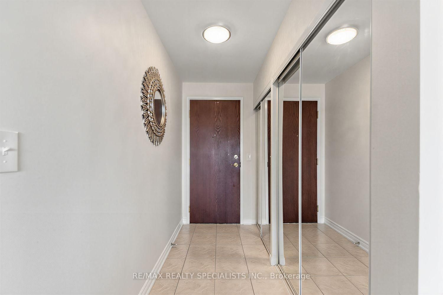 2585 Erin Centre Boulevard • #1005 • Mississauga, ON photo 3