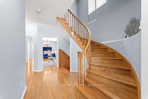 14 Beckenham Road • Brampton, ON photo 9