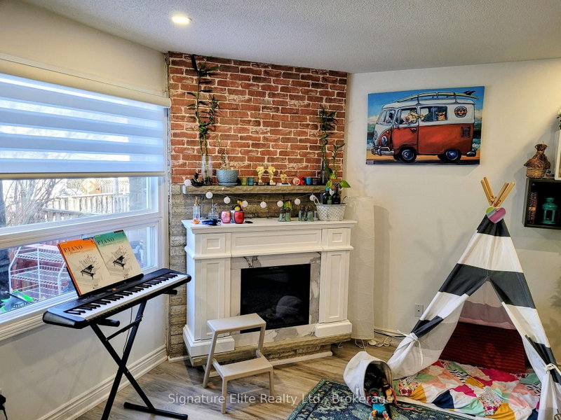 Main & Upper - 1554 Stillriver Crescent