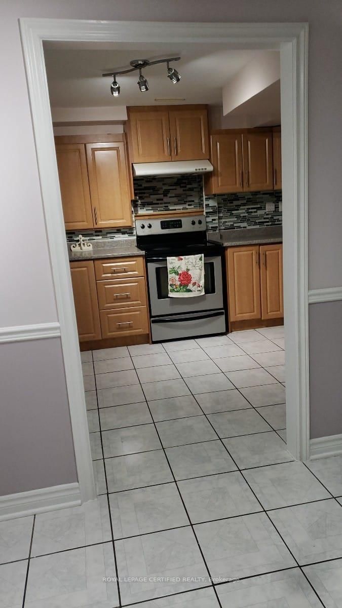 Bsmt - 44 Red Cedar Crescent, Brampton 2