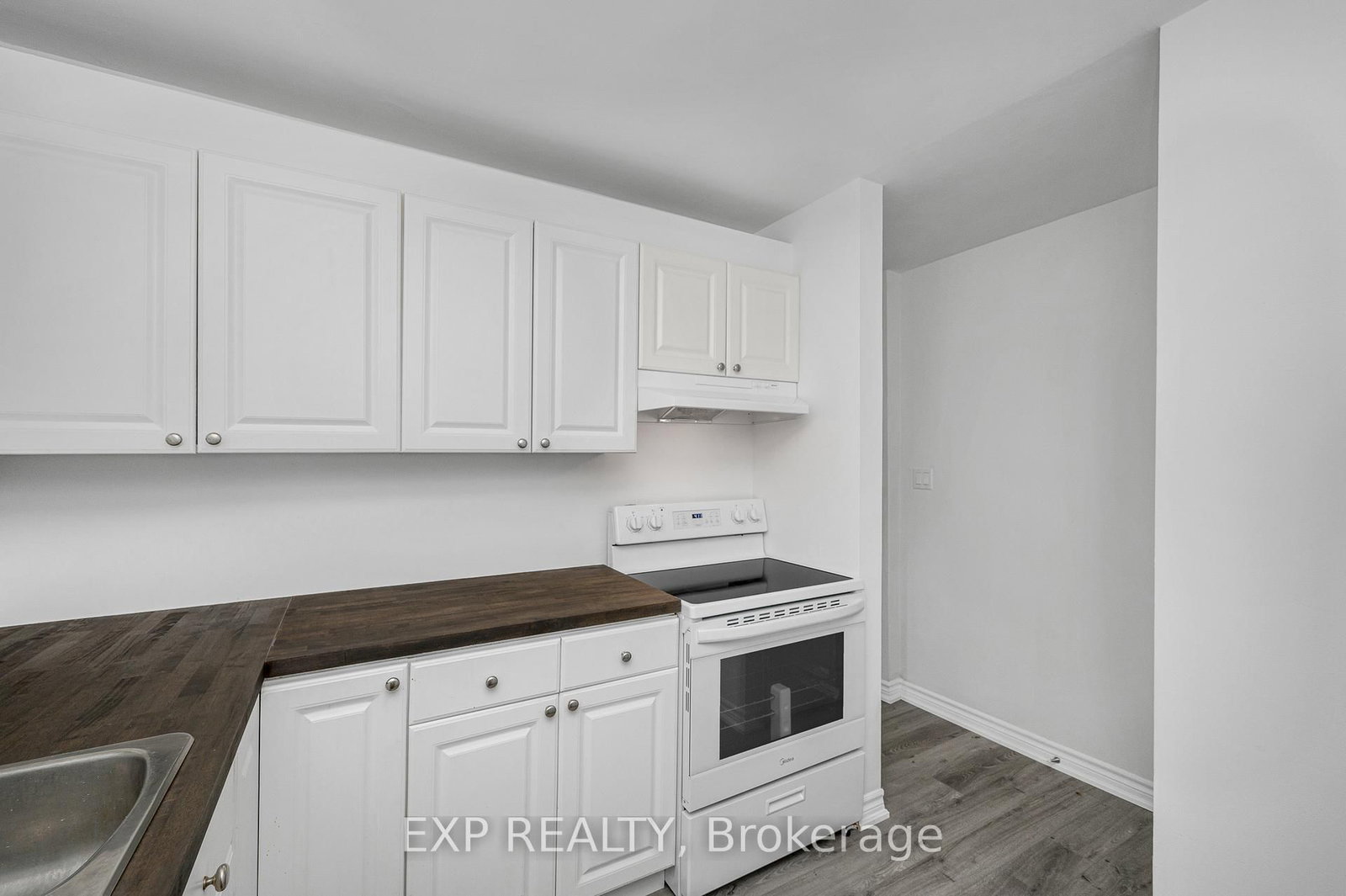 132 Heslop Road • Milton, ON photo 18