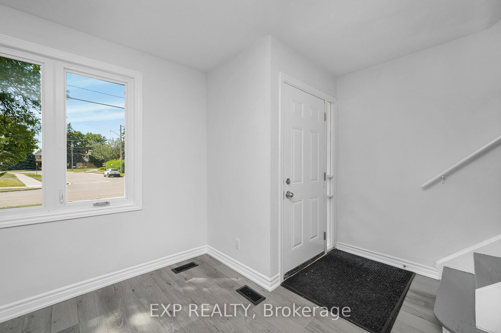 132 Heslop Road • Milton, ON photo 8