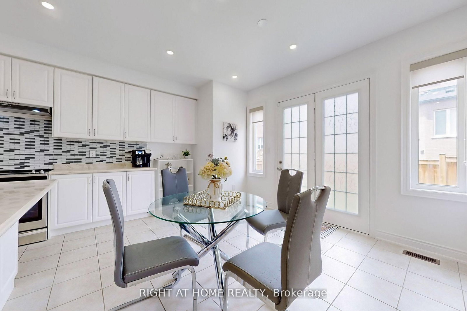 423 Grindstone Trail • Oakville, ON photo 12